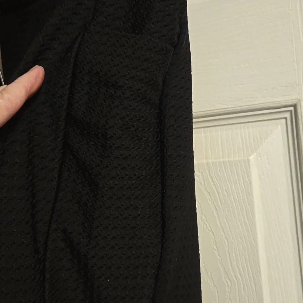 BloomChic Black Textured Bike Shorts - Picture 3 of 4